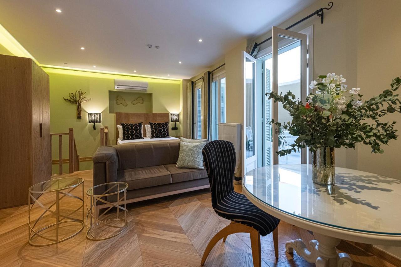 Ipelhome - Plaka Boutique Apartments Athen Eksteriør billede