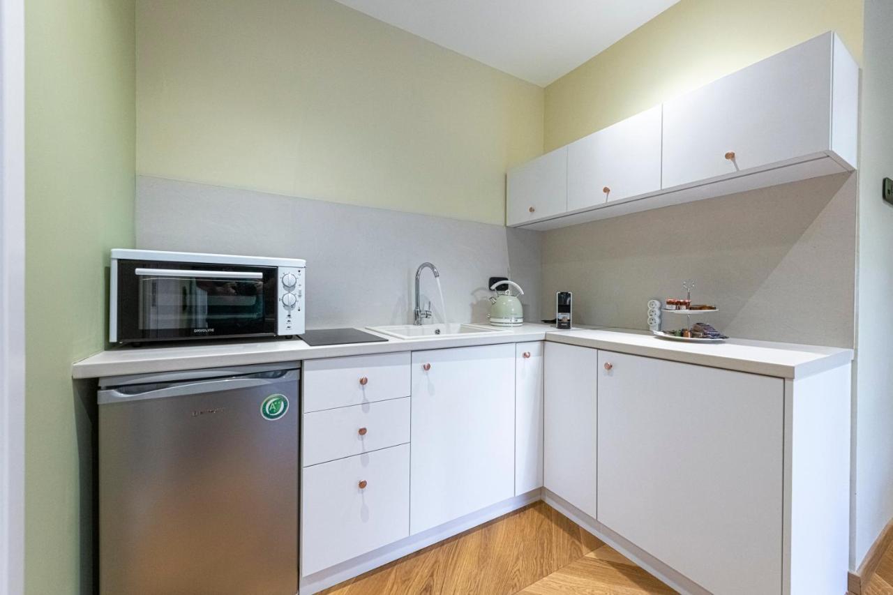 Ipelhome - Plaka Boutique Apartments Athen Eksteriør billede