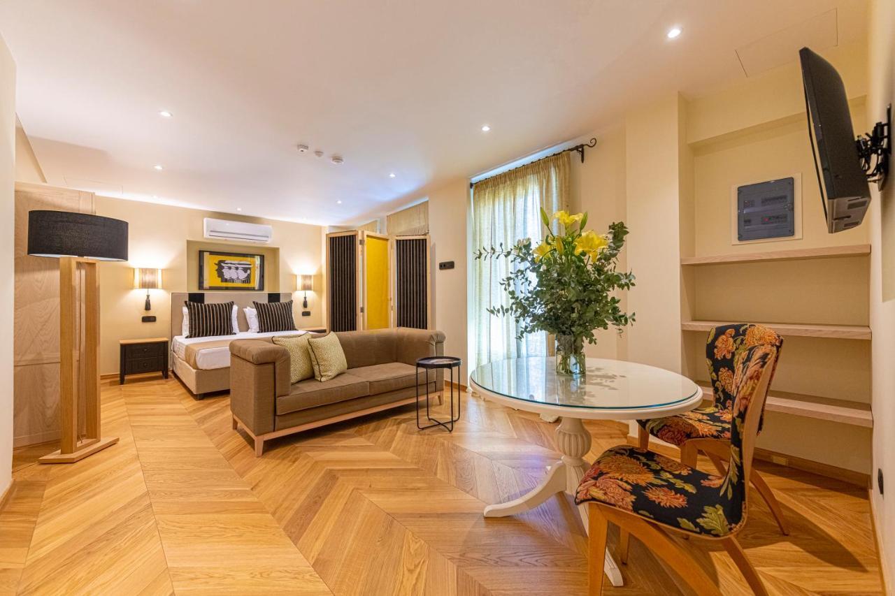 Ipelhome - Plaka Boutique Apartments Athen Eksteriør billede
