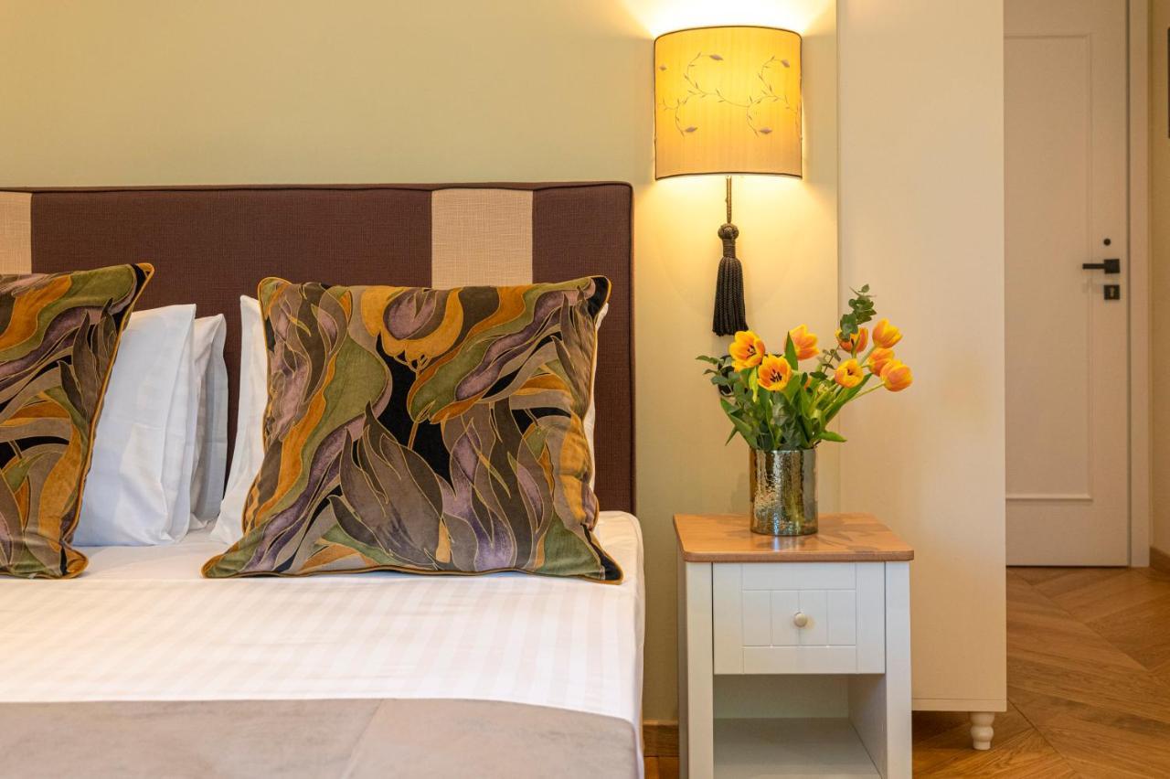 Ipelhome - Plaka Boutique Apartments Athen Eksteriør billede