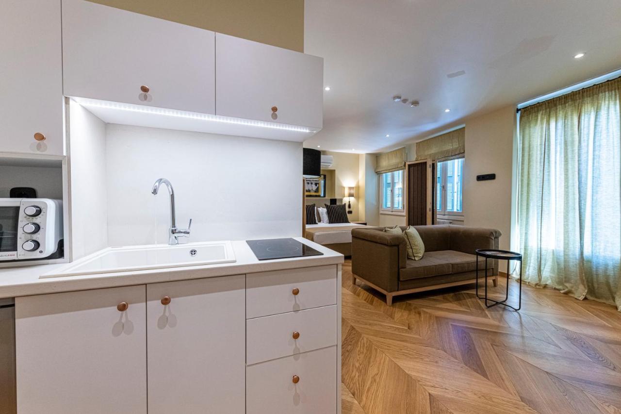 Ipelhome - Plaka Boutique Apartments Athen Eksteriør billede