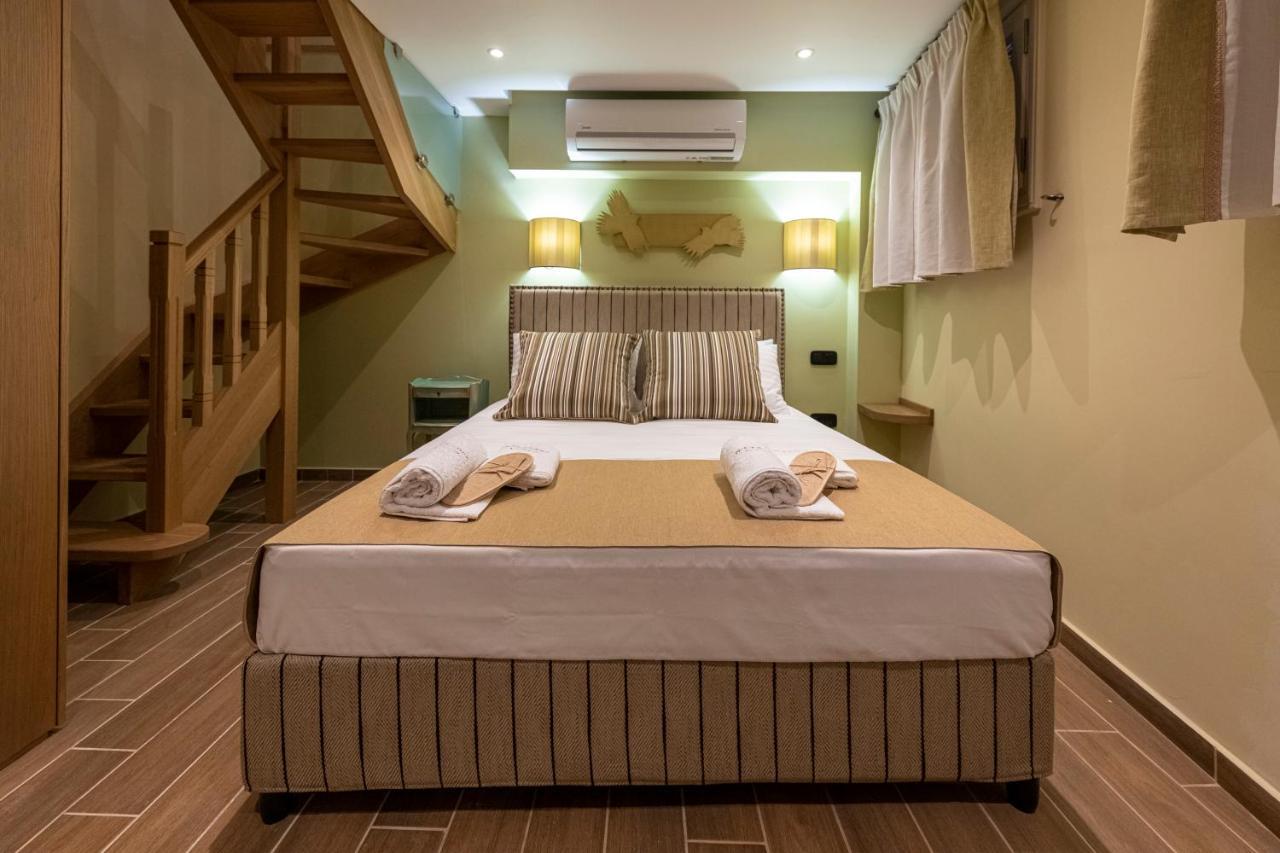 Ipelhome - Plaka Boutique Apartments Athen Eksteriør billede