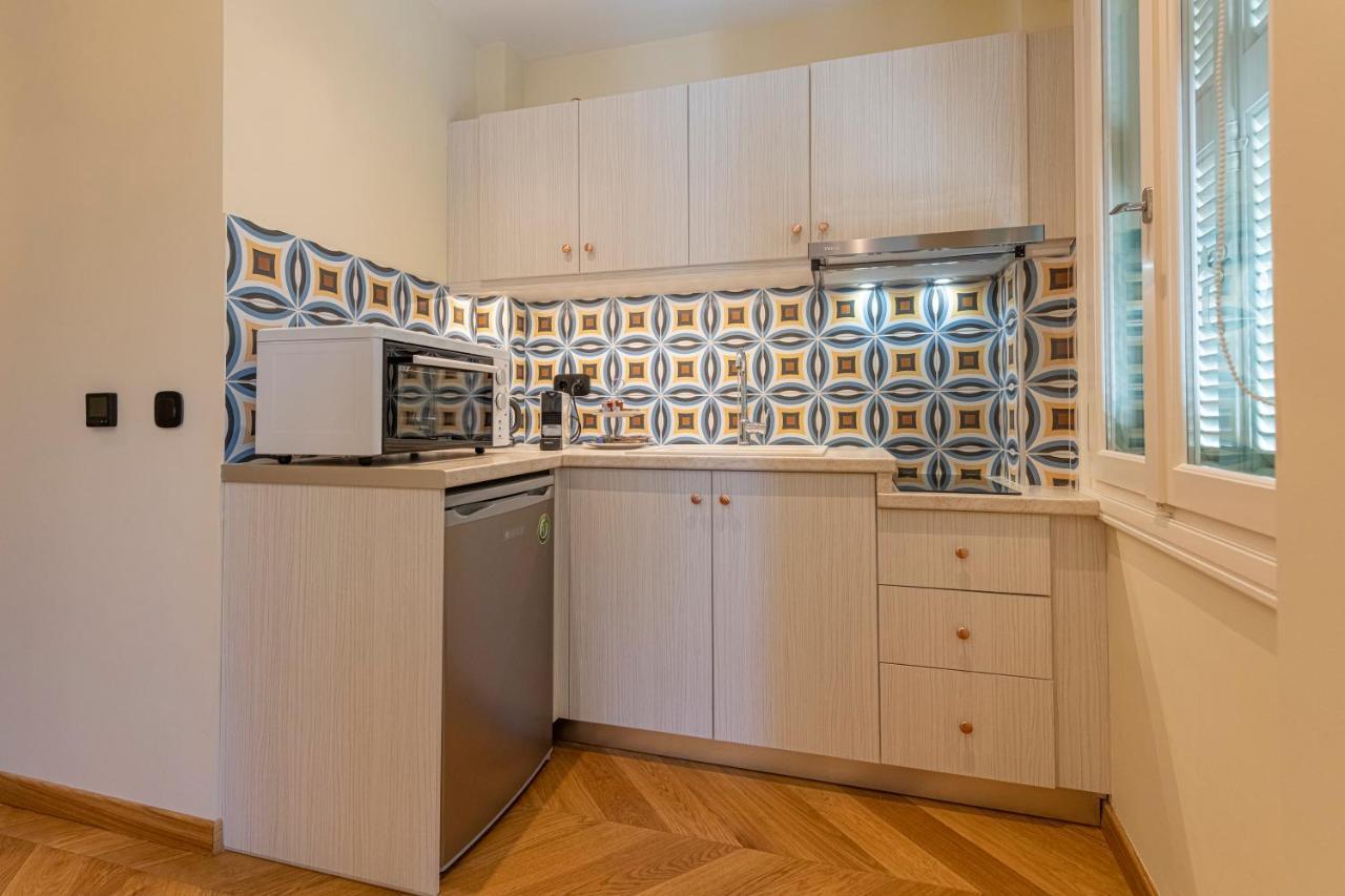 Ipelhome - Plaka Boutique Apartments Athen Eksteriør billede