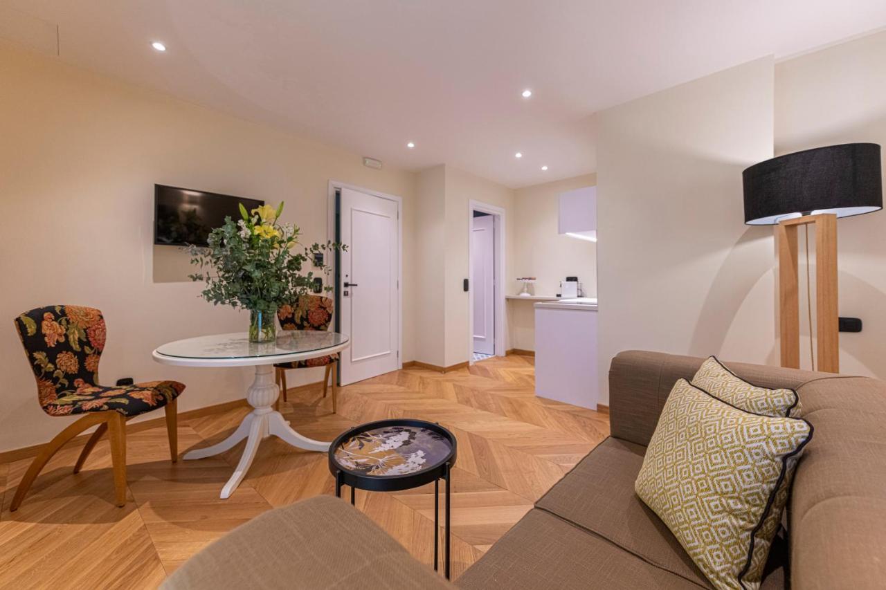 Ipelhome - Plaka Boutique Apartments Athen Eksteriør billede